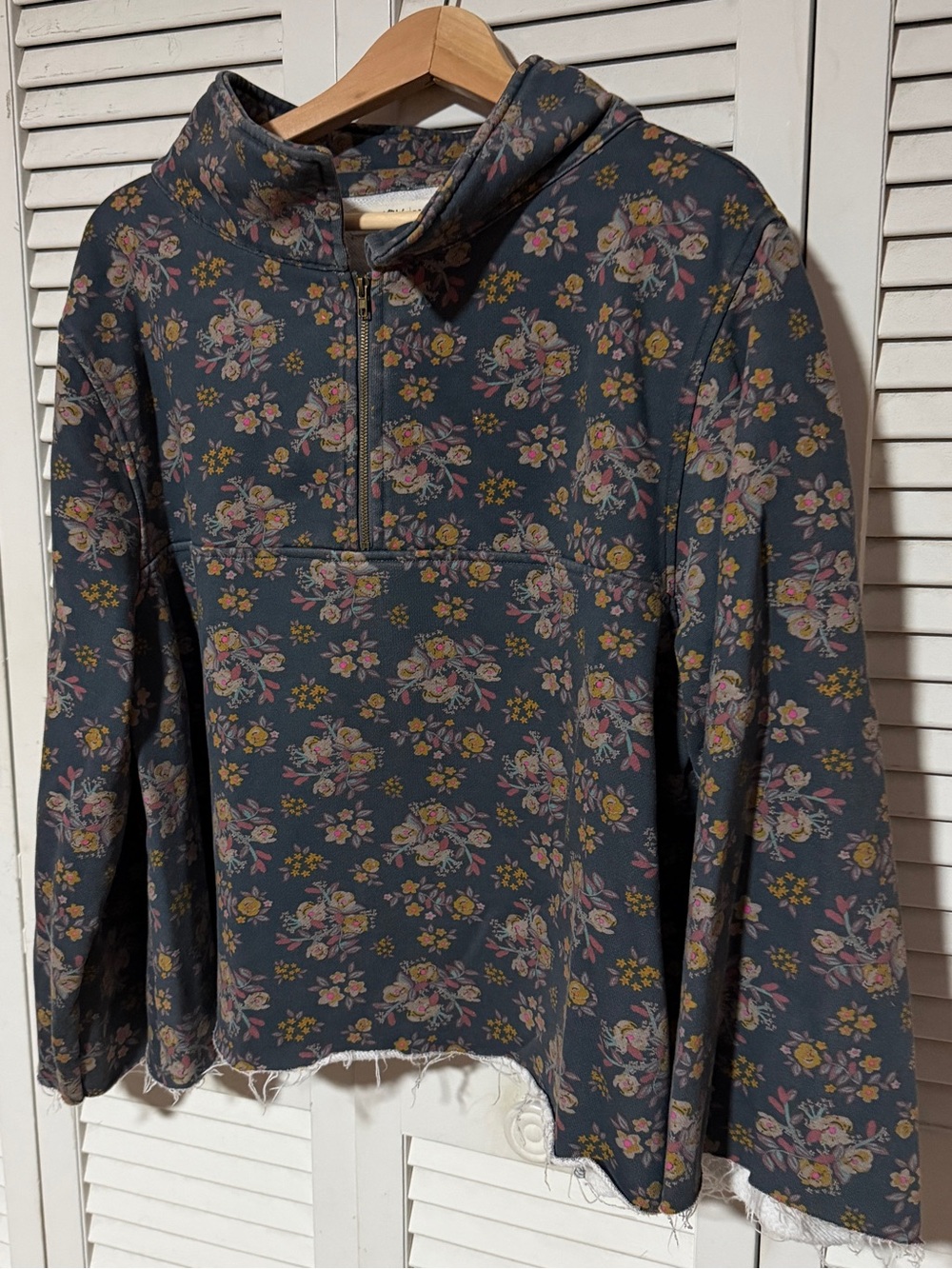 NWOT Natural Life sweatshirt
